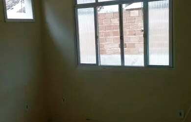 Imagem: A casa possui 2 Dormitórios, 1 Banheiro, 2 Vagas na garagem