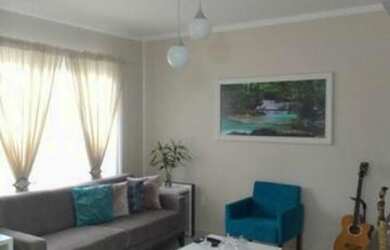 Imagem: A casa possui 3 Dormitórios, 2 Banheiros, 2 Vagas na garagem