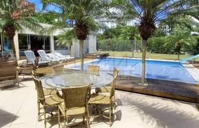 Imagem: A casa em condomínio possui 4 Dormitórios, 5 Banheiros, 5