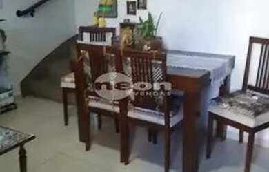 Imagem: A casa possui 3 Dormitórios, 1 Banheiro, 1 Vaga na garagem