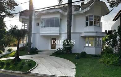 Imagem: A casa em condomínio possui 3 Dormitórios, 3 Banheiros, 5