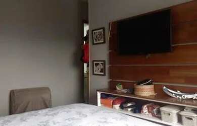 Imagem: A casa possui 3 Dormitórios, 2 Banheiros, 2 Vagas na garagem