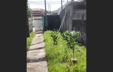 Imagem: A casa possui 2 Dormitórios, 1 Banheiro, 4 Vagas na garagem