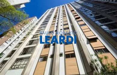 Imagem: O apartamento possui 3 Dormitórios, 5 Banheiros, 2 Vagas na