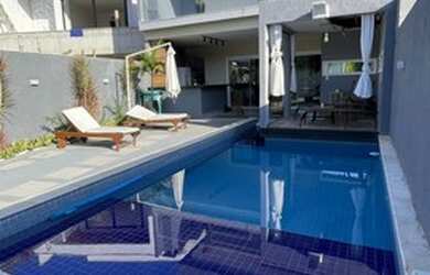 Imagem: A casa em condomínio possui 4 Dormitórios, 5 Banheiros, 2