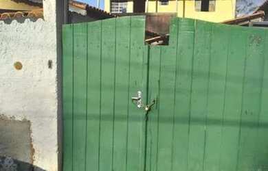 Imagem: A casa possui 3 Dormitórios, 3 Banheiros, 2 Vagas na garagem