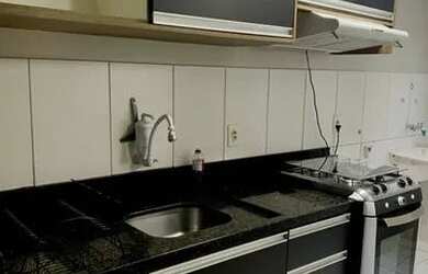 Imagem: O apartamento possui 2 Dormitórios, 1 Banheiro, 1 Vaga na garagem