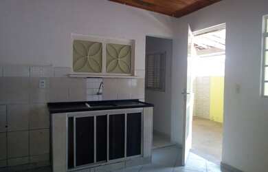 Imagem: A casa possui 1 Banheiro e está localizado em Wanel Ville