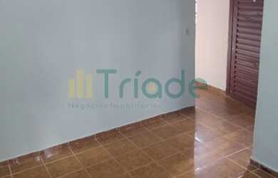 Imagem: A casa possui 2 Dormitórios, 1 Banheiro, 1 Vaga na garagem