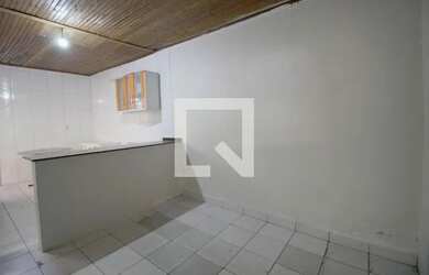 Imagem: A casa possui 1 Dormitório, 1 Banheiro, 42m² de Área e está