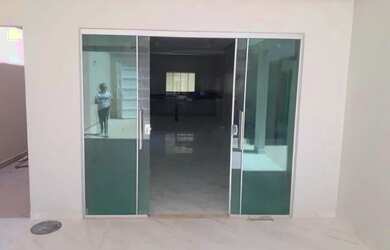 Imagem: A casa possui 3 Dormitórios, 3 Banheiros, 3 Vagas na garagem