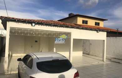 Imagem: A casa possui 4 Dormitórios, 3 Banheiros, 3 Vagas na garagem