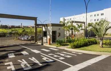 Imagem: O apartamento possui 2 Dormitórios, 1 Banheiro e 1 Vaga na