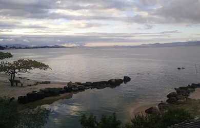 Imagem: A casa possui 4 Dormitórios, 4 Banheiros, 1 Vaga na garagem