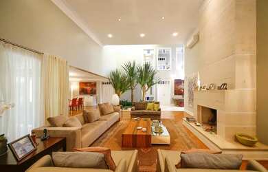 Imagem: A casa em condomínio possui 4 Dormitórios, 5 Banheiros, 4