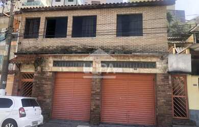 Imagem: A casa possui 3 Dormitórios, 5 Banheiros, 2 Vagas na garagem