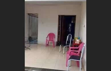 Imagem: A casa possui 2 Dormitórios, 1 Banheiro, 1 Vaga na garagem