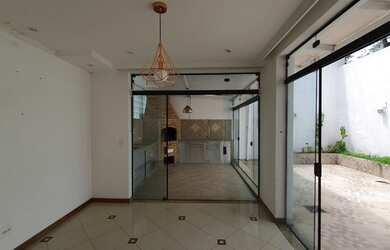 Imagem: A casa em condomínio possui 3 Dormitórios, 3 Banheiros, 2