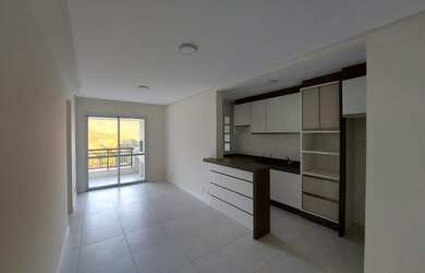 Imagem: O apartamento possui 2 Dormitórios, 2 Banheiros, 2 Vagas na