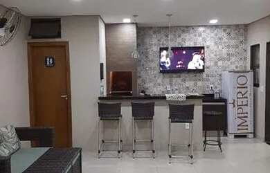 Imagem: A casa possui 3 Dormitórios, 2 Banheiros, 2 Vagas na garagem