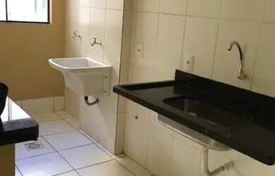 Imagem: O apartamento possui 2 Dormitórios, 1 Banheiro, 1 Vaga na garagem