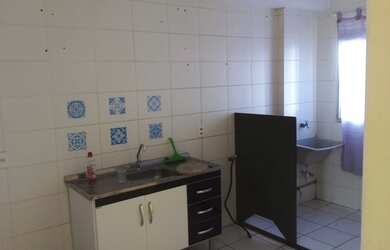 Imagem: O apartamento possui 2 Dormitórios, 1 Banheiro, 1 Vaga na garagem