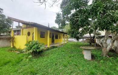 Imagem: A casa possui 2 Dormitórios, 1 Banheiro, 1 Vaga na garagem