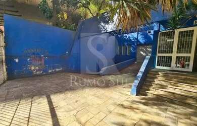 Imagem: O depósito possui 5 Vagas na garagem, 456m² de Área e está