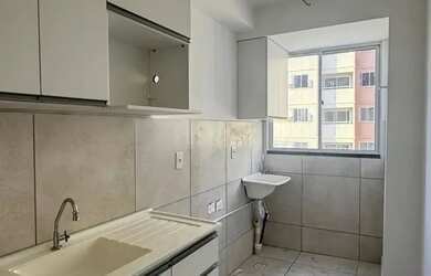 Imagem: O apartamento possui 2 Dormitórios, 1 Banheiro, 1 Vaga na garagem