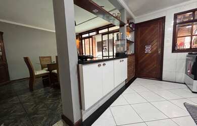 Imagem 8: Casa com Piscina 4 quartos 1 escritório e piscina