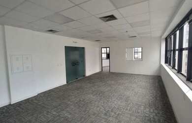 Imagem: O depósito possui 5 Vagas na garagem, 376m² de Área e está