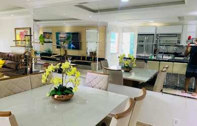 Imagem: A casa possui 2 Dormitórios, 2 Banheiros, 315m² de Área