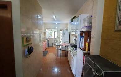 Imagem 12: Casa Frente de Rua 2 Quartos, 5 Vagas, Belo Quintal e Estrutura para Construir...