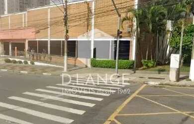 Imagem: O depósito possui 5 Vagas na garagem, 721m² de Área e está