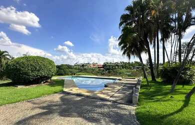 Imagem: A casa em condomínio possui 4 Dormitórios, 5 Banheiros, 5