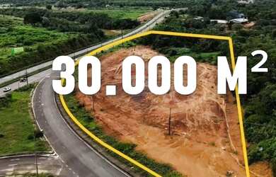 Imagem: O terreno possui 30.000m² de Área e está localizado em Compensa