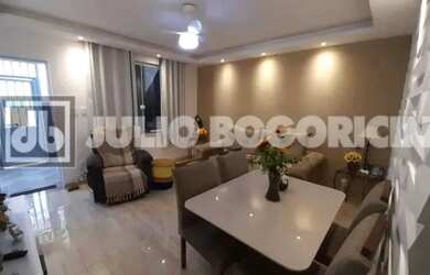 Imagem: A casa possui 4 Dormitórios, 3 Banheiros, 1 Vaga na garagem