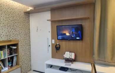 Imagem: O apartamento possui 2 Dormitórios, 1 Banheiro, 1 Vaga na garagem