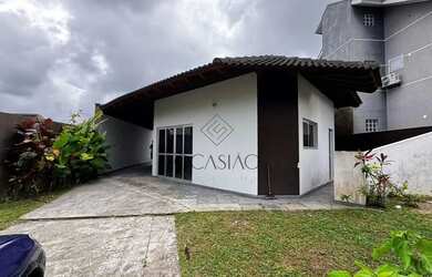 Imagem: A casa possui 5 Dormitórios, 3 Banheiros, 10m² de Área e