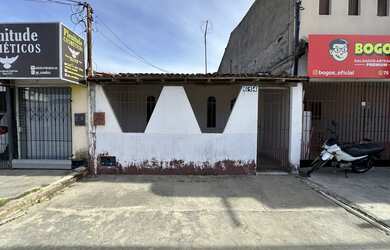 Imagem: A casa possui 2 Dormitórios, 1 Banheiro, 100m² de Área e