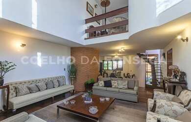 Imagem: A casa em condomínio possui 4 Dormitórios, 4 Banheiros, 2