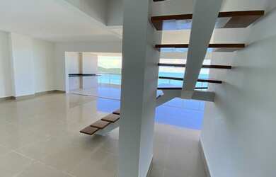 Imagem 4: Sua cobertura na praia com incrível vista mar, em localização nobre na cidade que mais cre