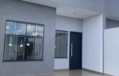 Imagem: A casa possui 1 Dormitório, 2 Banheiros, 2 Vagas na garagem