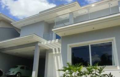 Imagem: A casa em condomínio possui 4 Dormitórios, 4 Banheiros, 3