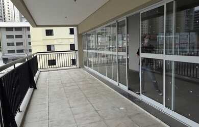 Imagem: O depósito possui 5 Vagas na garagem, 1.000m² de Área e