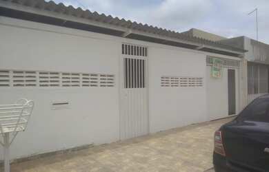 Imagem: A casa possui 5 Dormitórios, 4 Banheiros, 3 Vagas na garagem