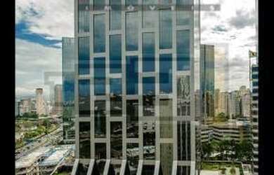 Imagem: O depósito possui 5 Vagas na garagem, 672m² de Área e está