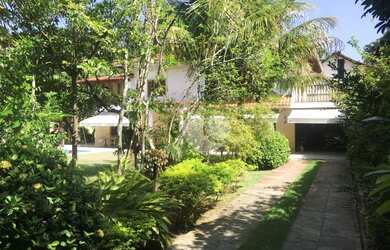 Imagem: A casa em condomínio possui 4 Dormitórios, 5 Banheiros, 4