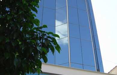 Imagem: O depósito possui 5 Vagas na garagem, 1.918m² de Área e