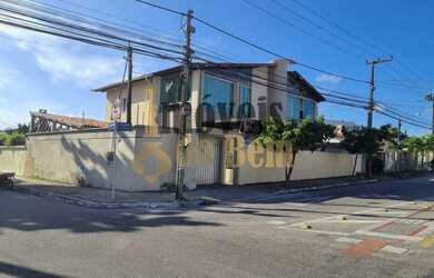 Imagem 2: Casa no CAMBEBA Casa com 5 dormitórios